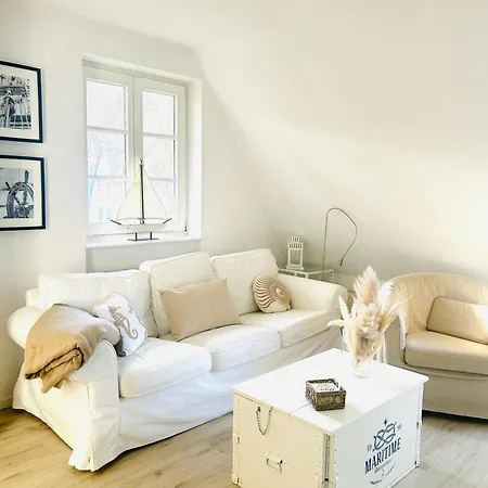 Maisonette-fewo Unter Reet, 50m Zum Meer, Strandidyll Zingst